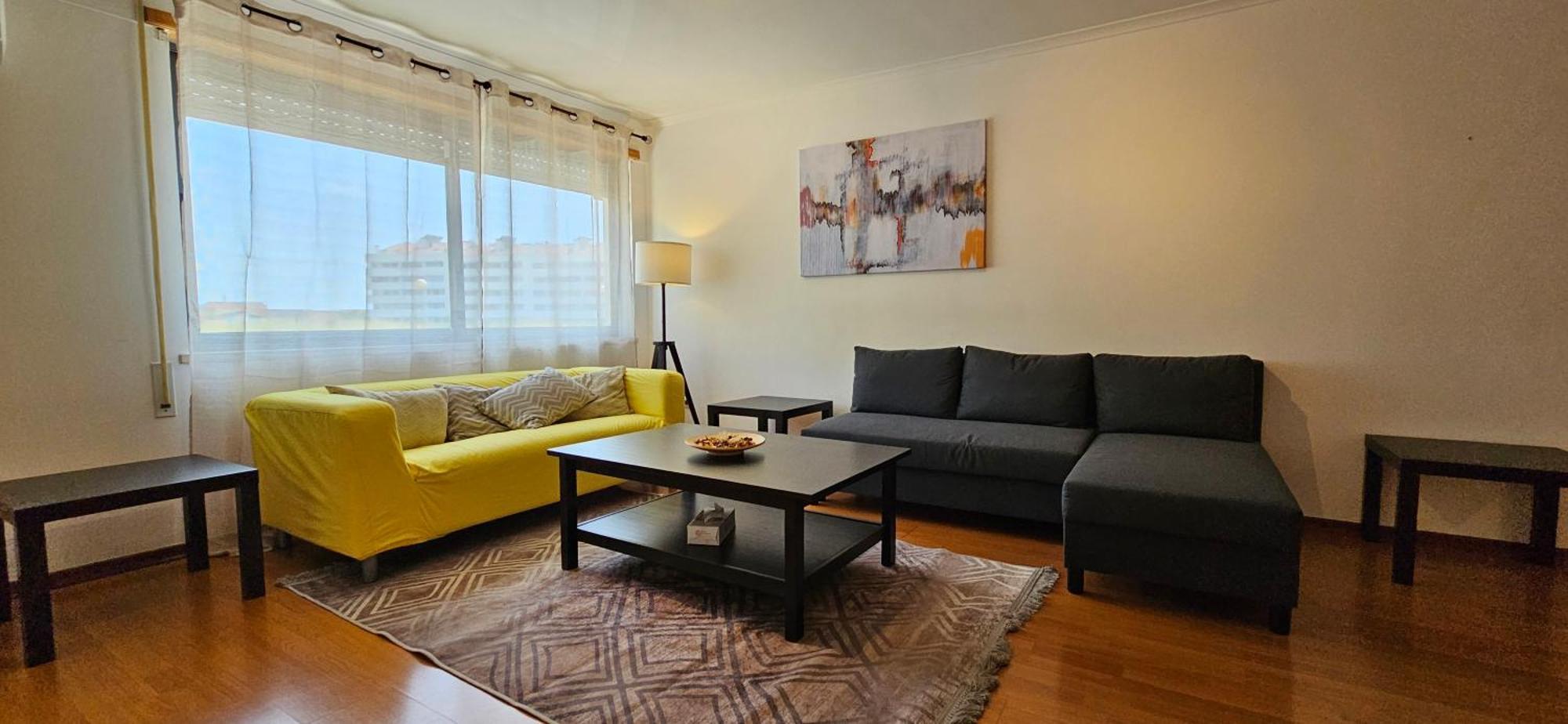 Modern 3 Bed Flat - Beaches, Expo & Fun - Your Gateway To Lisbon Apartment *
